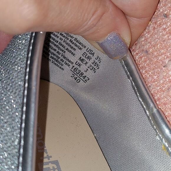 ⭐️3/$15⭐️ Smart Fit NWT Sparkly Silver Flats - Picture 4 of 5